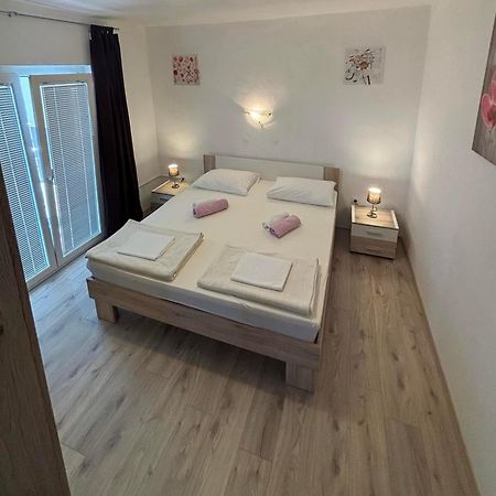 Apartments Lota Starigrad Paklenica Eksteriør bilde