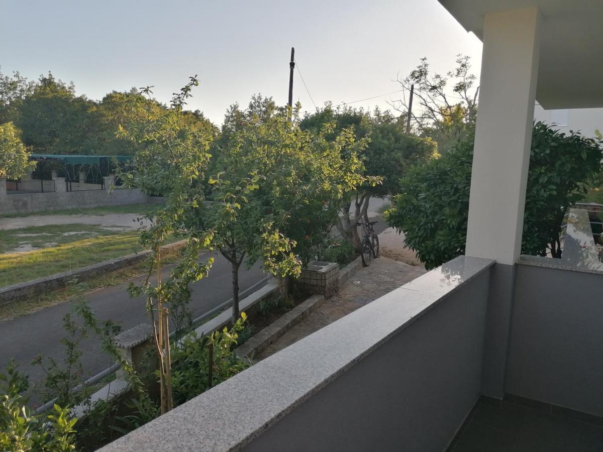 Apartments Lota Starigrad Paklenica Eksteriør bilde