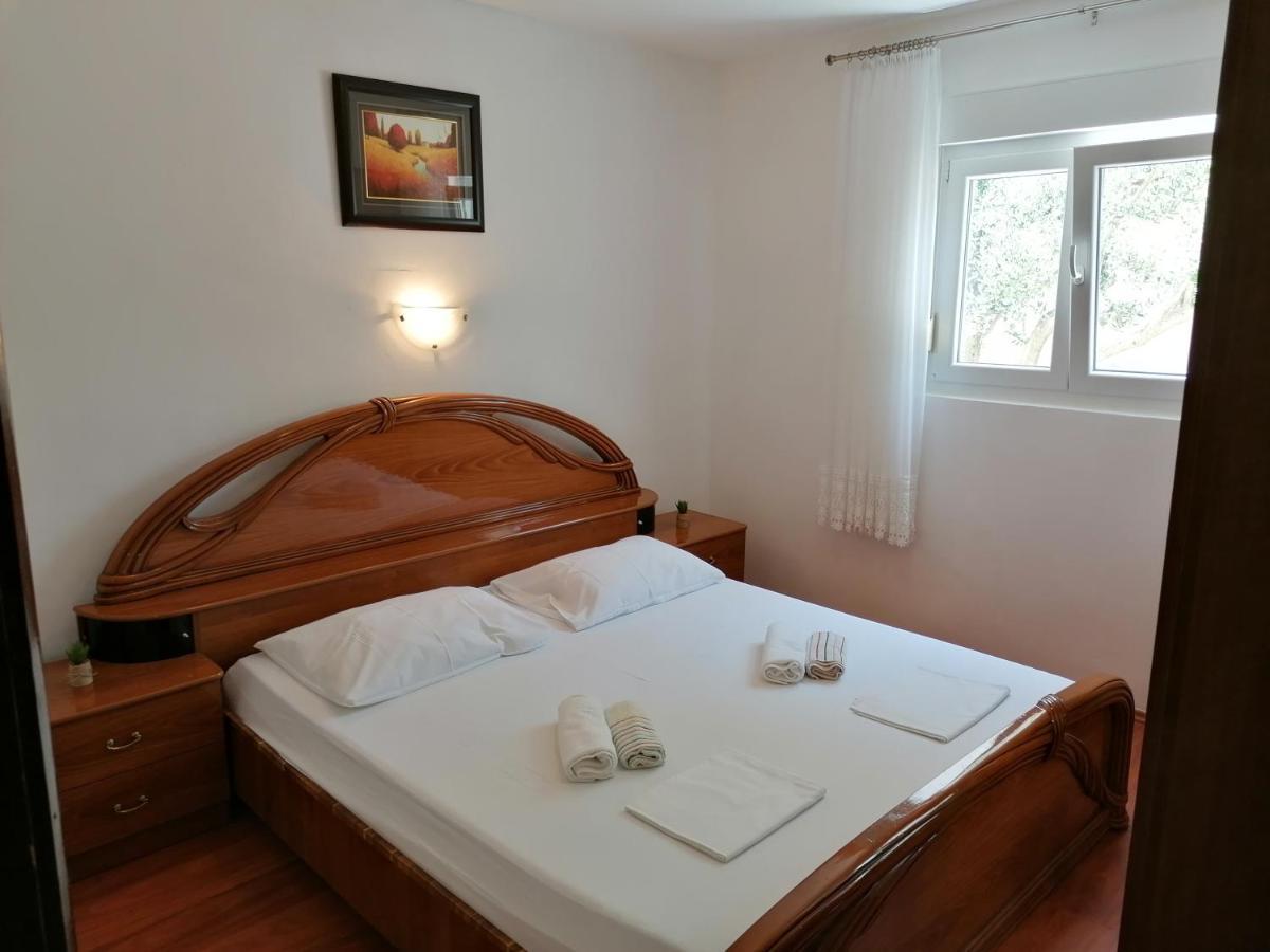Apartments Lota Starigrad Paklenica Eksteriør bilde