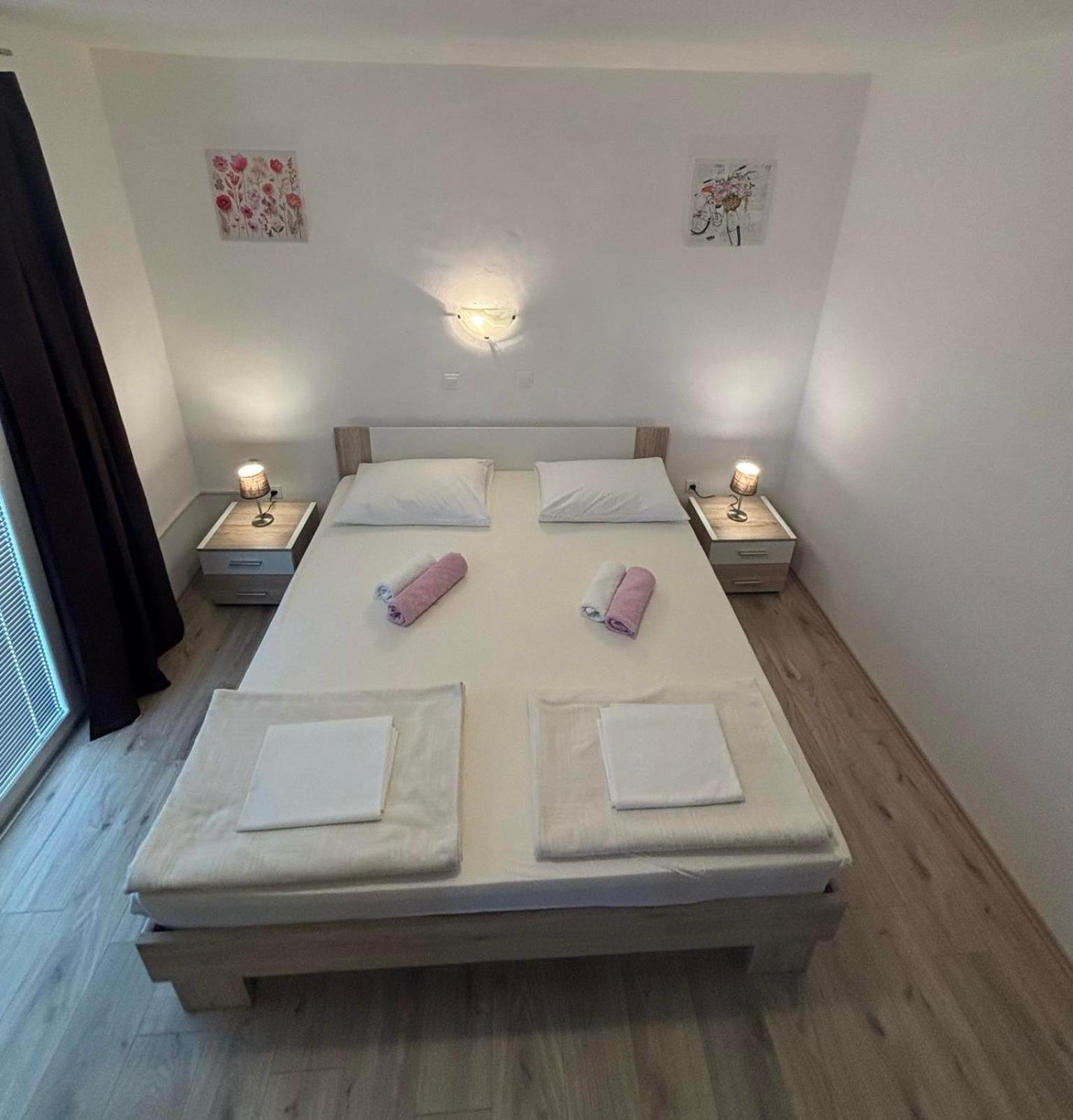 Apartments Lota Starigrad Paklenica Eksteriør bilde