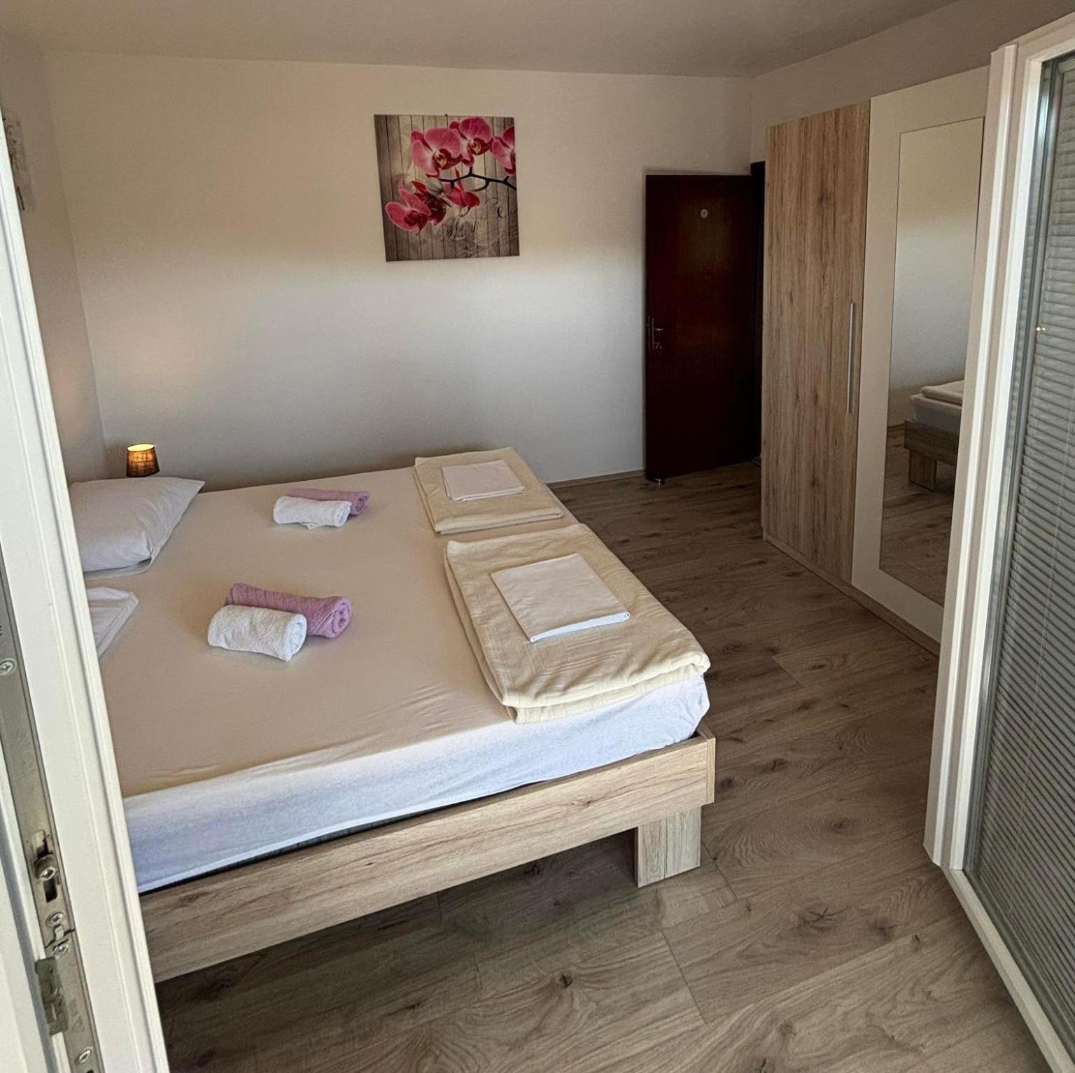 Apartments Lota Starigrad Paklenica Eksteriør bilde