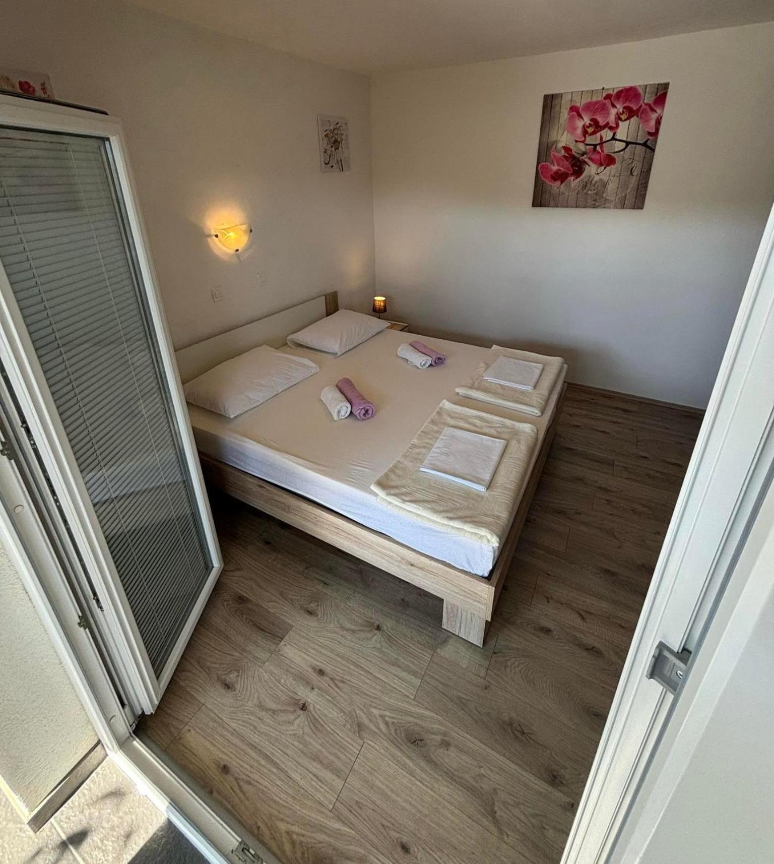 Apartments Lota Starigrad Paklenica Eksteriør bilde